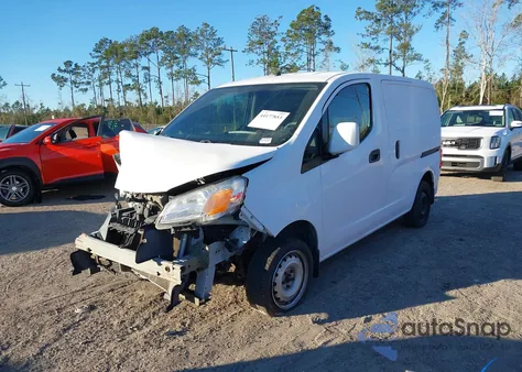 2015 Nissan Nv200 Sv z USA, uszkodzony, nr VIN 3N6CM0KN0FK716924